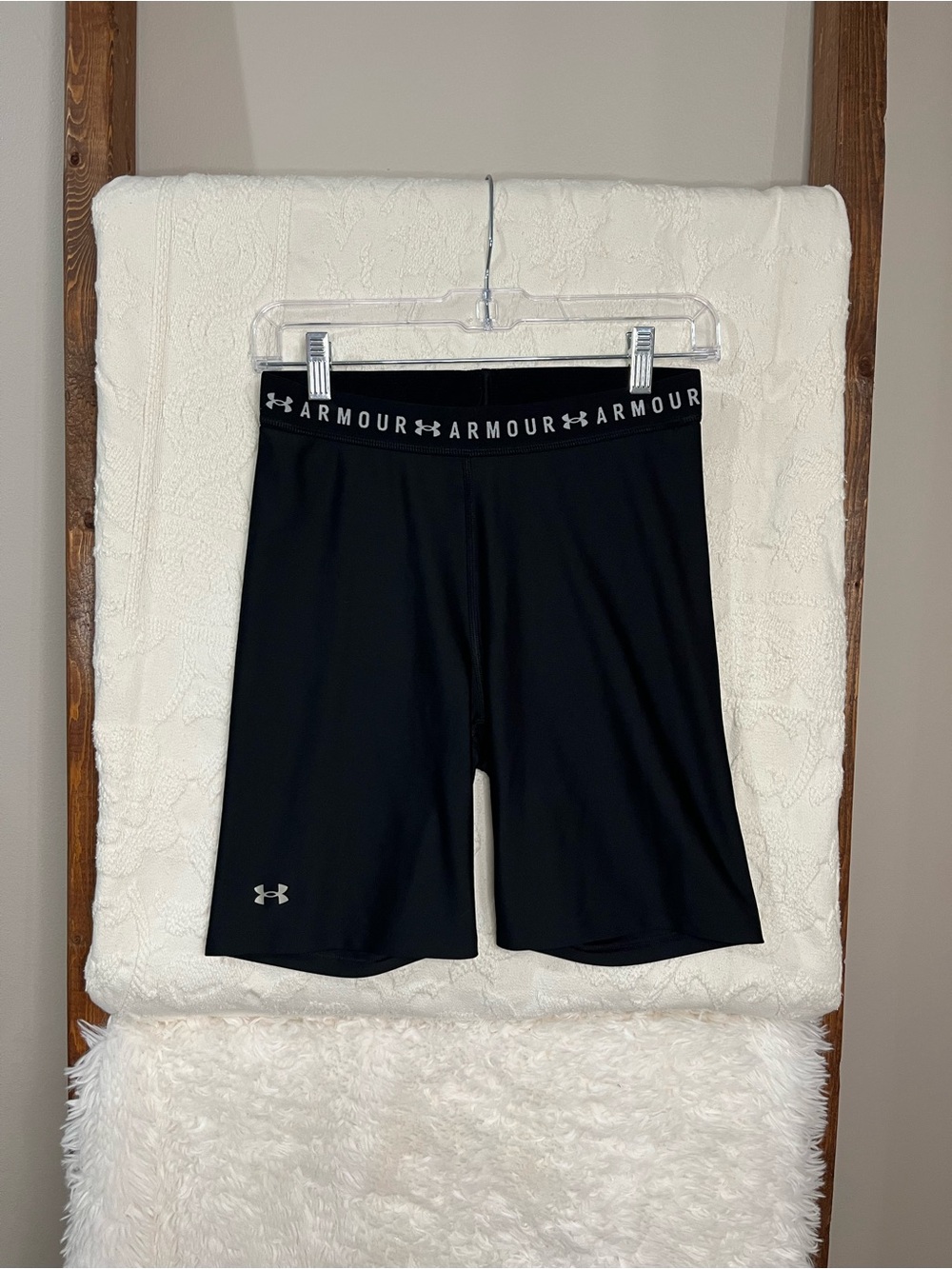 Under Armour HeatGear Compression Women’s Medium Shorts - Black
